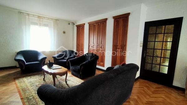 KAWECKI Stéphane vous propose à régny cette maison de 171 m2 habitable sur son terrain de 3300 m2. 

Offrant, grande pièce de vie, cuisine, 4 chambres, salle d'eau, wc, dépendance, garage.
Toîture suivie