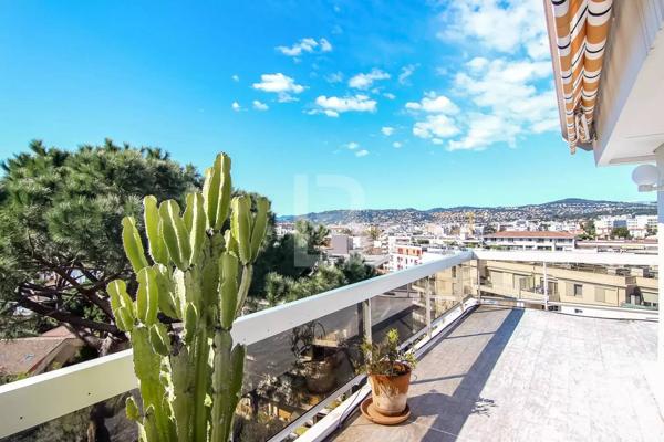 Bel appartement vue mer au dernier étage quartier Rostagne