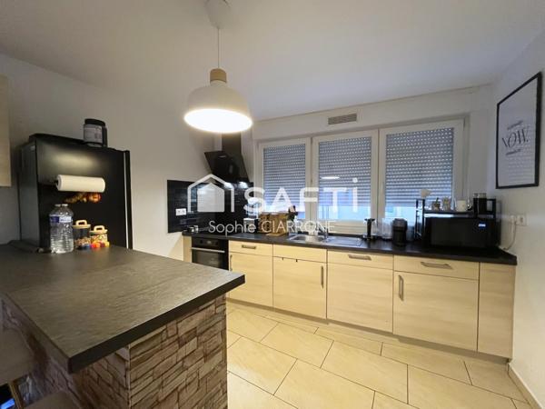 Appartement à vendre à VILLERUPT  73M2 rénové 4 pièces.Appartement idéal pour primo-accédants, jeunes couples ou familles monoparentales.