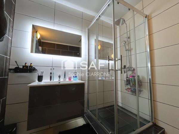 Appartement à vendre à VILLERUPT  73M2 rénové 4 pièces.Appartement idéal pour primo-accédants, jeunes couples ou familles monoparentales.