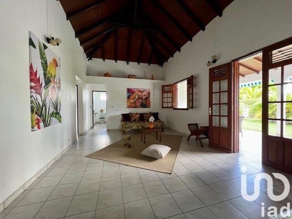 Maison traditionnelle 4 pièces de 87 m² à Lamentin (97129)