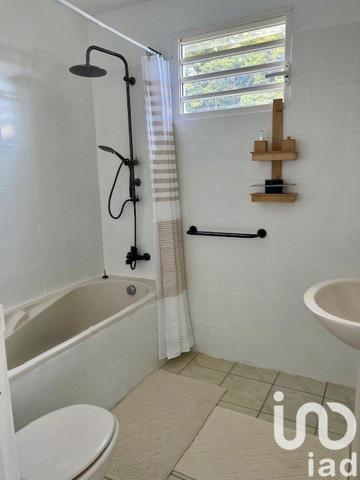 Maison traditionnelle 4 pièces de 87 m² à Lamentin (97129)