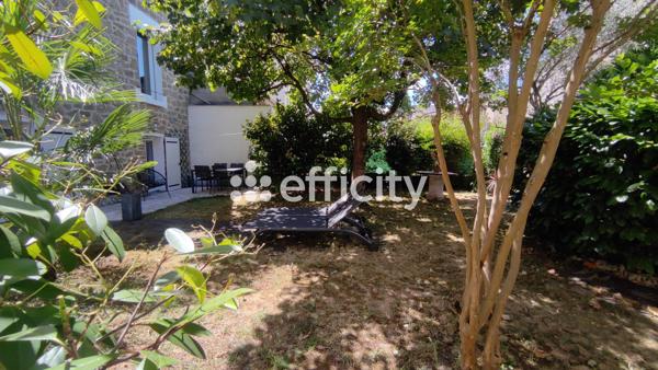 Maison
         7 pièces
        - 135 m² 298 000 € *