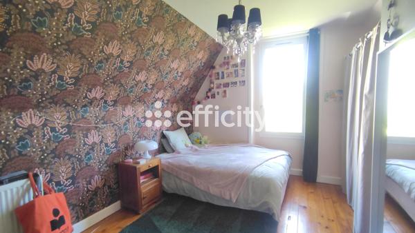 Maison
         7 pièces
        - 135 m² 298 000 € *