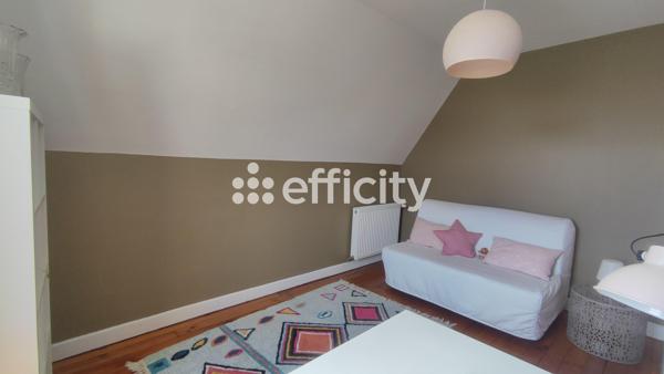 Maison
         7 pièces
        - 135 m² 298 000 € *