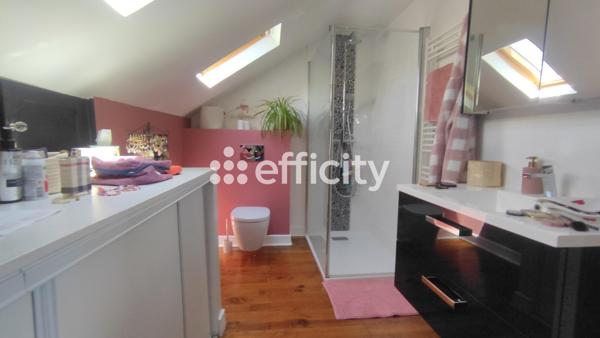 Maison
         7 pièces
        - 135 m² 298 000 € *