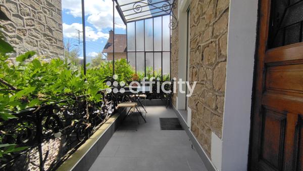 Maison
         7 pièces
        - 135 m² 298 000 € *