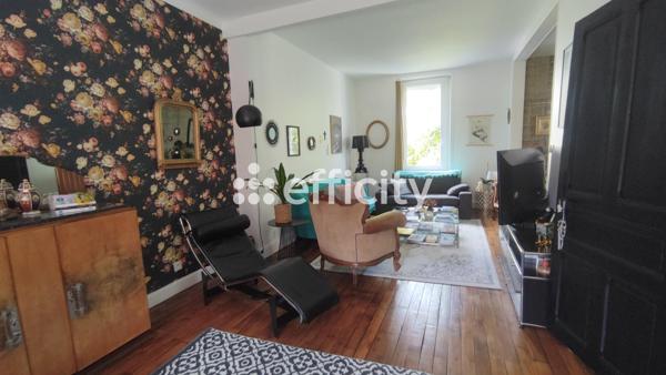 Maison
         7 pièces
        - 135 m² 298 000 € *