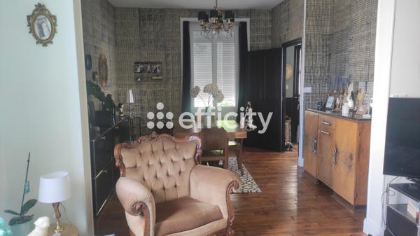 Maison
         7 pièces
        - 135 m² 298 000 € *