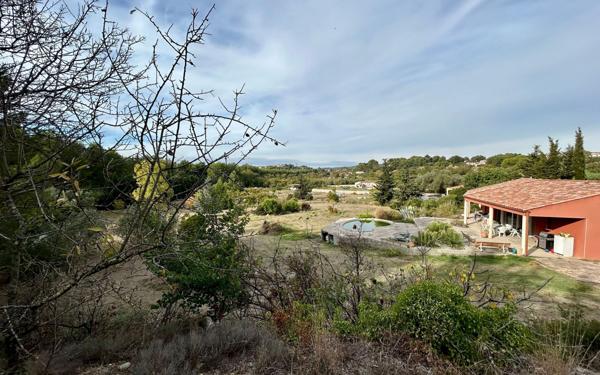 Maison à vendre    5 pièces • 155 m2 Poussan