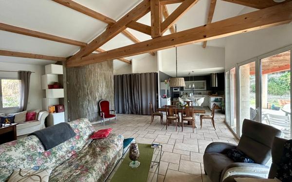 Maison à vendre    5 pièces • 155 m2 Poussan