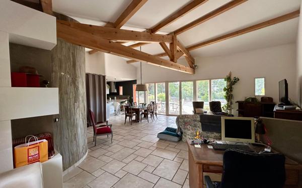 Maison à vendre    5 pièces • 155 m2 Poussan