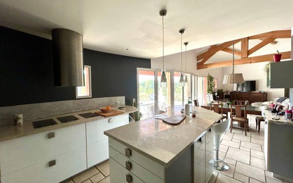 Maison à vendre    5 pièces • 155 m2 Poussan