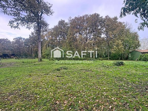 Terrain constructible de 826 m²