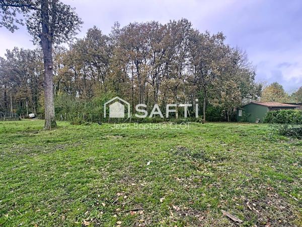 Terrain constructible de 826 m²