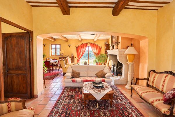 Bastide provençale avec piscine et dépendances - Pierrevert - Réf. 541 A