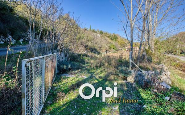 Terrain à vendre    Alissas