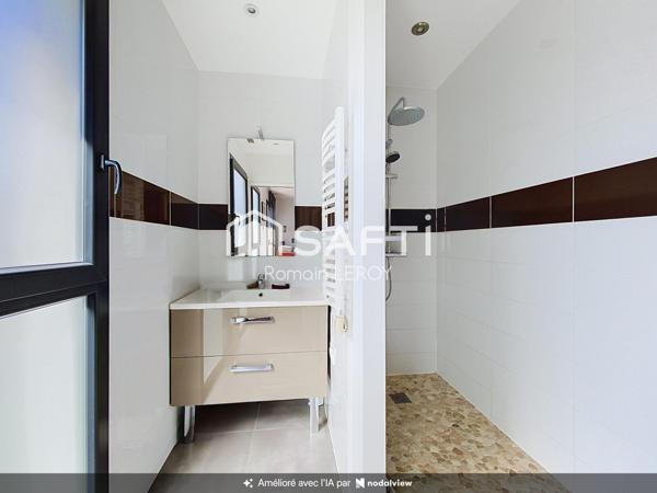 Maison contemporaine avec piscine, aucun travaux à prévoir : un vrai coup de cœur !