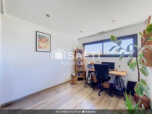 Maison contemporaine avec piscine, aucun travaux à prévoir : un vrai coup de cœur !