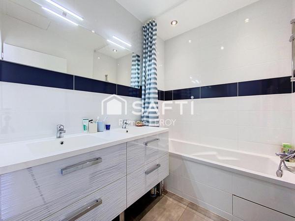 Maison contemporaine avec piscine, aucun travaux à prévoir : un vrai coup de cœur !