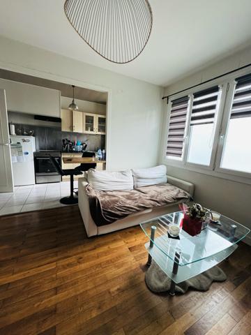 NANTES Sainte-Thérèse / Américains, idéal 1er achat, investissement locatif ou profession libérale, joli T2 de 42 m2 traversant avec cave et garage boxé