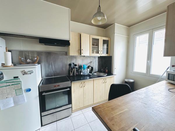 NANTES Sainte-Thérèse / Américains, idéal 1er achat, investissement locatif ou profession libérale, joli T2 de 42 m2 traversant avec cave et garage boxé