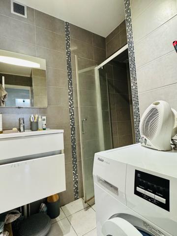 NANTES Sainte-Thérèse / Américains, idéal 1er achat, investissement locatif ou profession libérale, joli T2 de 42 m2 traversant avec cave et garage boxé