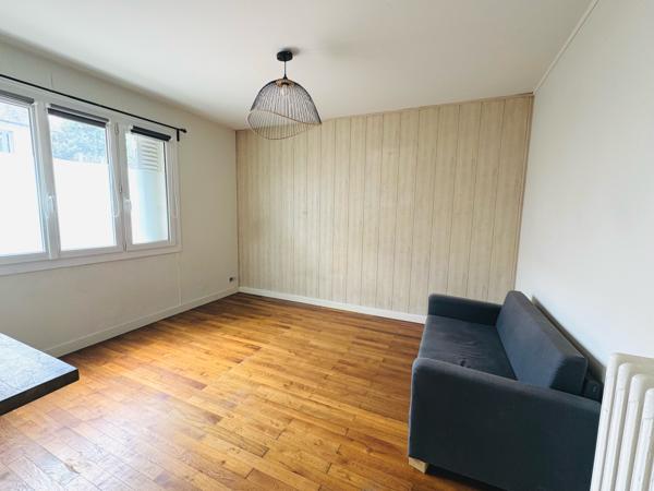 NANTES Sainte-Thérèse / Américains, idéal 1er achat, investissement locatif ou profession libérale, joli T2 de 42 m2 traversant avec cave et garage boxé