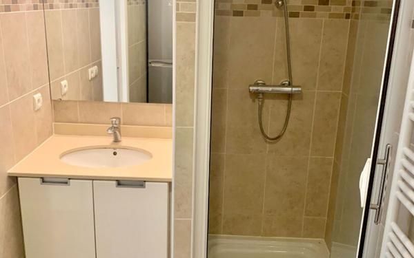 Appartement à louer    1 pièce • 20 m2 Paris 20