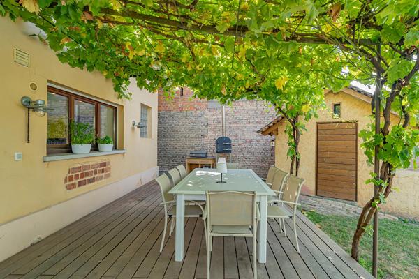 Ancienne grange rénovée et son jardin intimiste