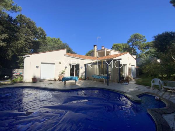 Jard-sur-Mer (85520) Maison de 149 m² avec 4 chambres, à 100 m de la plage. Piscine