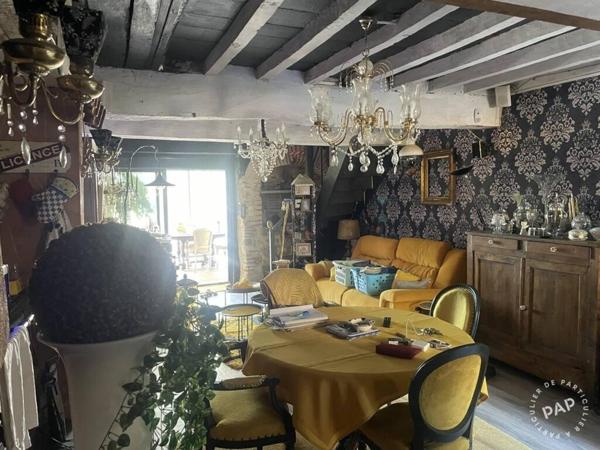 Maison de type F4 sur 2 niveaux sur terrain arboré