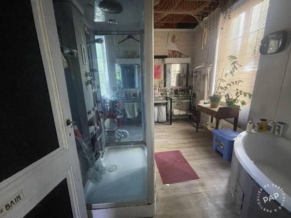 Maison de type F4 sur 2 niveaux sur terrain arboré