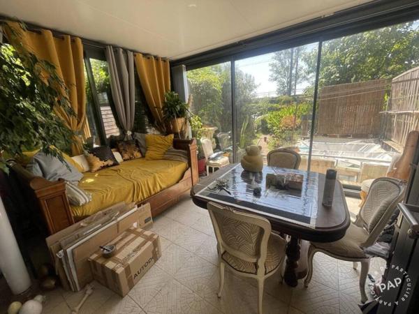 Maison de type F4 sur 2 niveaux sur terrain arboré