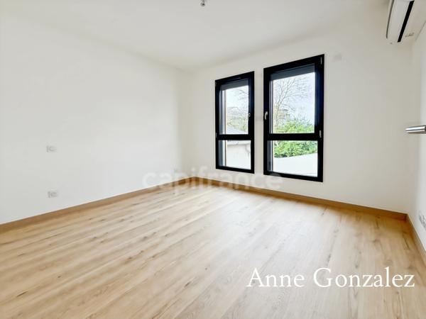 ORLEANS Centre quartier Madeleine rare à la vente appartement Penthouse T4 avec patio intérieur et terrasse de 28 m2 dans petite copropriété