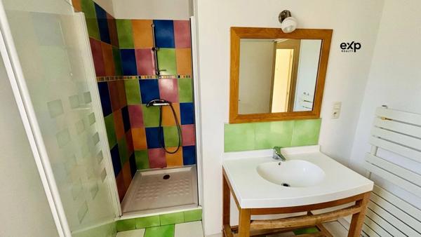 Maison 5 pièces 136 m2 avec piscine.