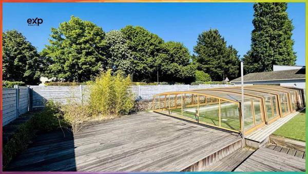 Maison 5 pièces 136 m2 avec piscine.