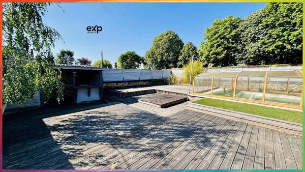 Maison 5 pièces 136 m2 avec piscine.