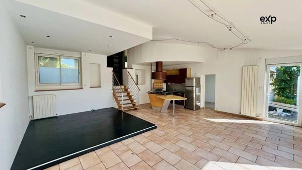 Maison 5 pièces 136 m2 avec piscine.