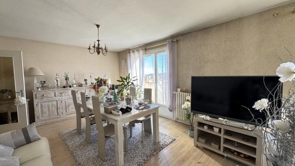 Saint-Étienne (42000) Appartement de type F4 de 95m2 avec jolie vue