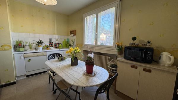 Saint-Étienne (42000) Appartement de type F4 de 95m2 avec jolie vue