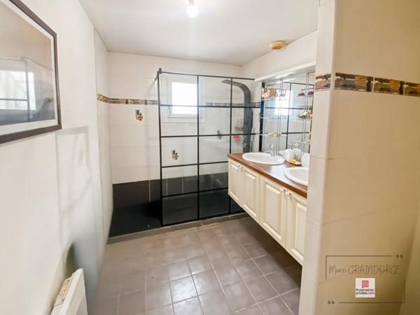 Villa familiale de 164 m2 avec magnifique espace piscine à Calmont