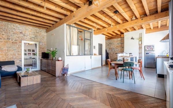 Appartement à vendre    2 pièces • 56,43 m2 Lyon 1