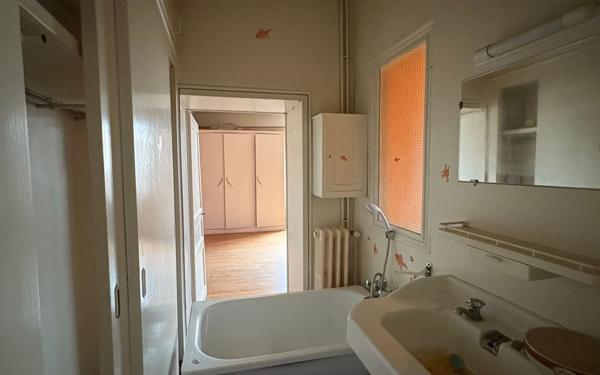 Maison à vendre    5 pièces •  Lussac-les-Églises