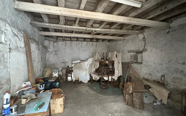 Maison à vendre    5 pièces •  Lussac-les-Églises