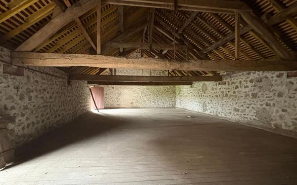 Maison à vendre    5 pièces •  Lussac-les-Églises