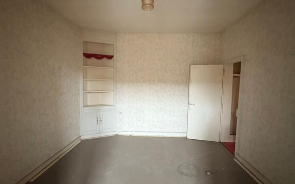 Maison à vendre    5 pièces •  Lussac-les-Églises