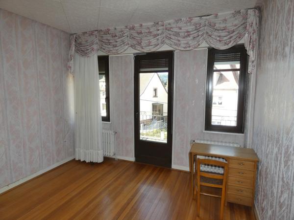 Maison de style sur un grand terrain