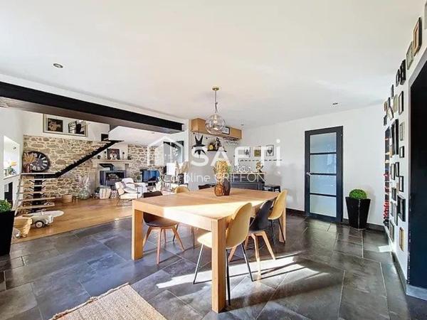 Charmante longère rénovée en cœur de village