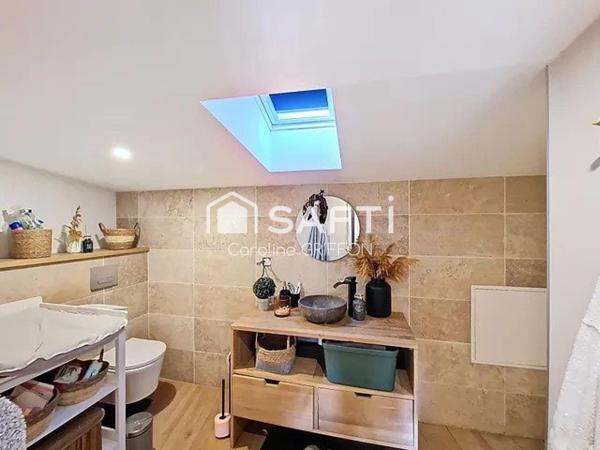 Charmante longère rénovée en cœur de village